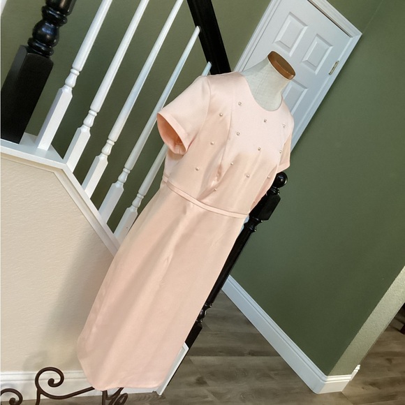 New Elegant Melon Dress with Pearl Accents - Picture 4 of 10